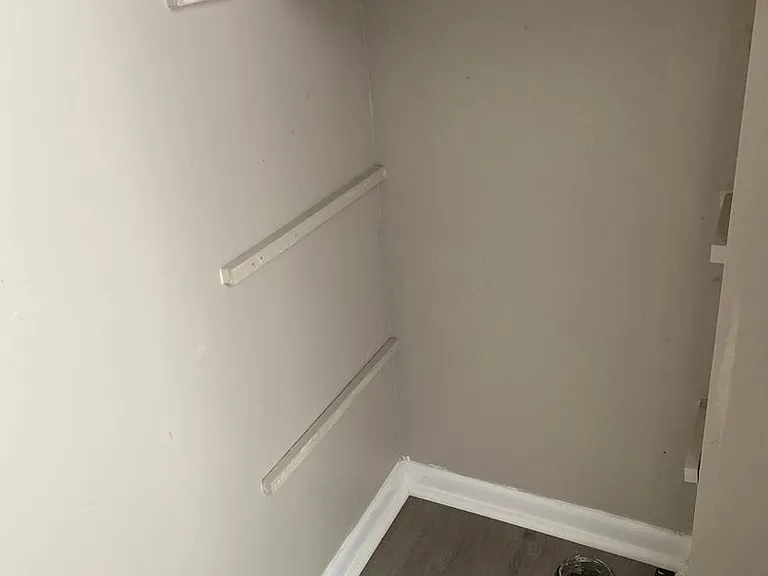 1032 Crown Ave — Photo 9