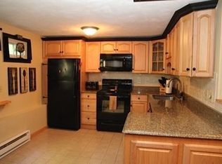 1 Glen Devin St, Amesbury, MA 01913