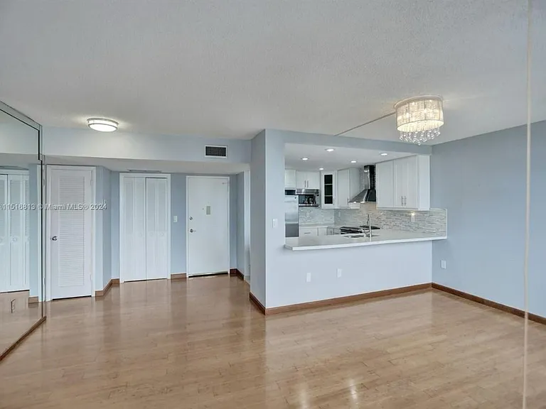 11930 N Bayshore Dr #601 — Photo 21