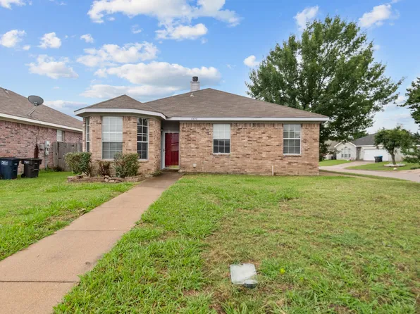 4400 Park Creek Ct, Fort Worth, TX 76137