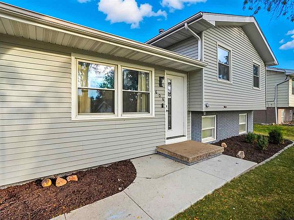 4th image of 606 Windsor Dr