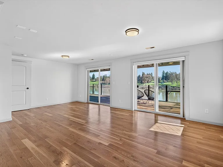 10150 S Riverside Dr — Photo 19