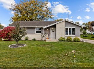 1065 Green Acres Ln, Neenah, WI 54956