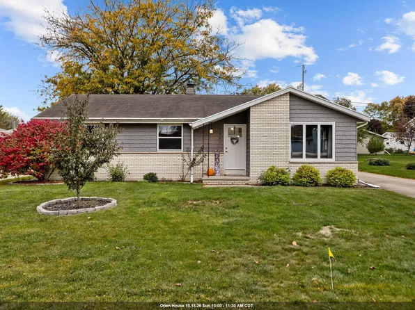 1065 Green Acres Ln, Neenah, WI 54956