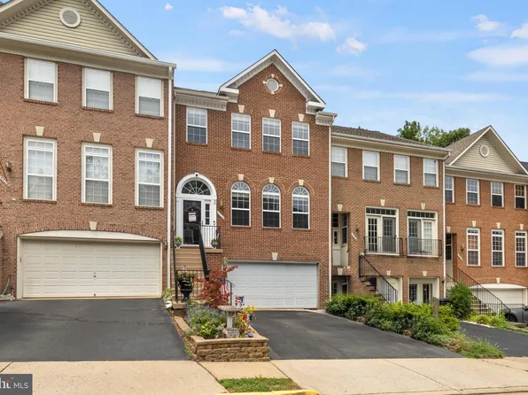 5706 Governors Pond Cir, Alexandria, VA 22310