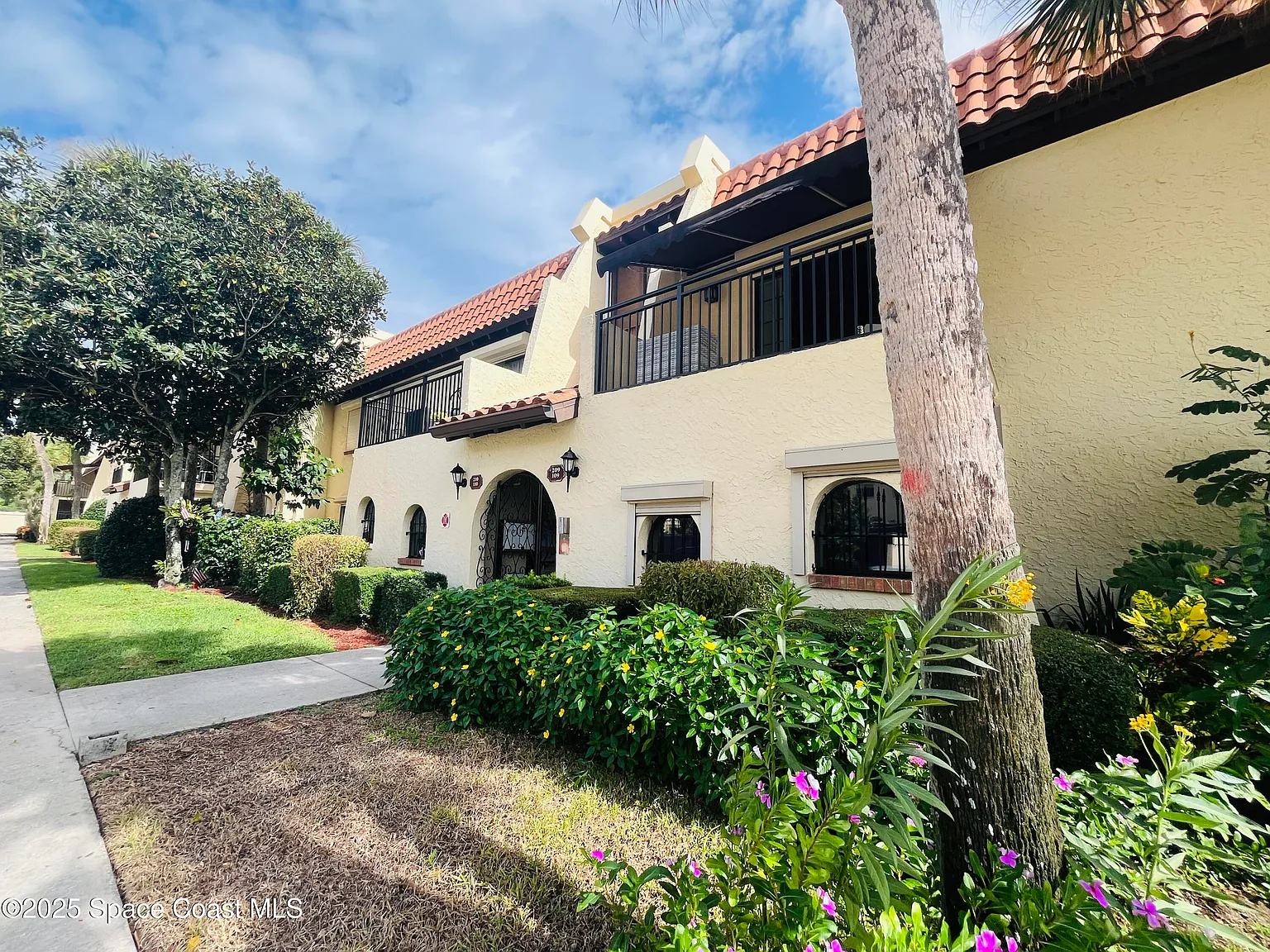 3 bed, 2.0 bath, 1804 sqft, $2,500 — Photo 3