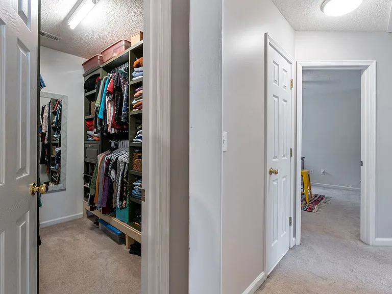 102 Bermuda Green Dr — Photo 19