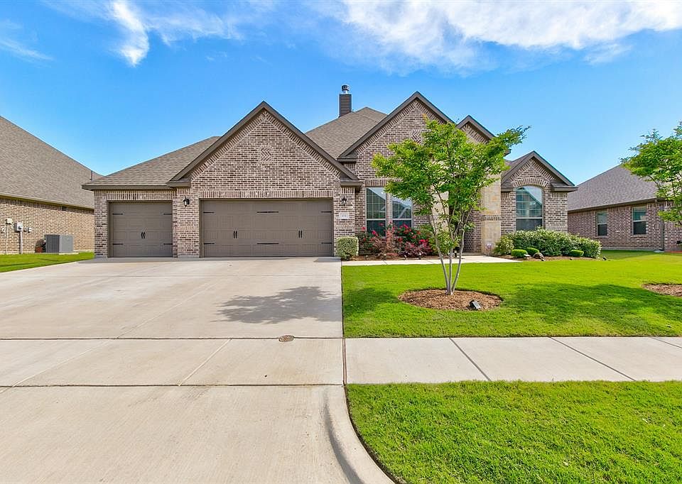 1st image of 454 Wintergreen Dr