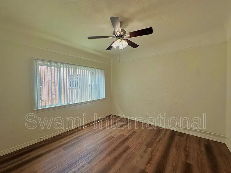 2066 Chestnut Ave — Photo 32