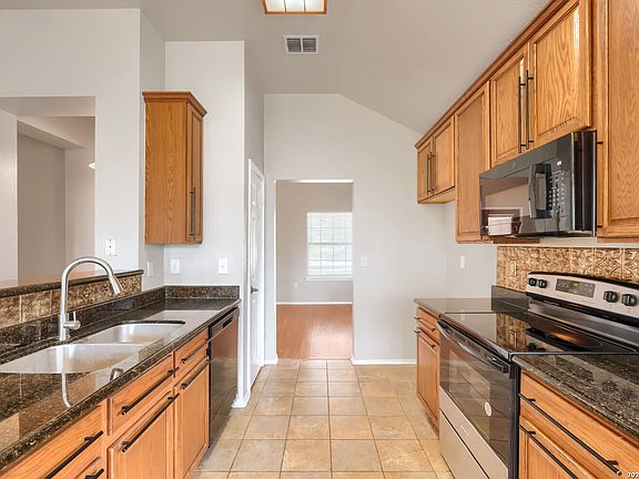 5th image of 7027 Heathers Pl