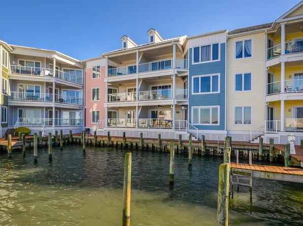 6321-111 Captains Ln, Chincoteague Island, VA 23336