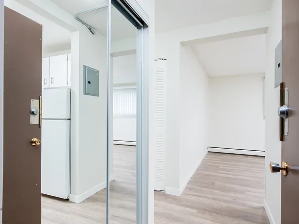 9925 156th St NW, Edmonton, AB T5P 2P4