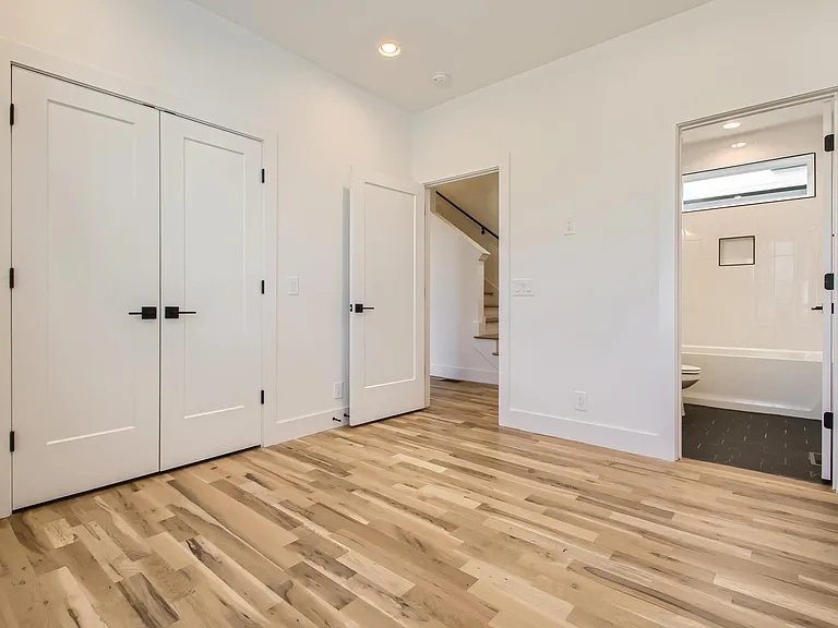 405 Serenity Ln — Photo 22