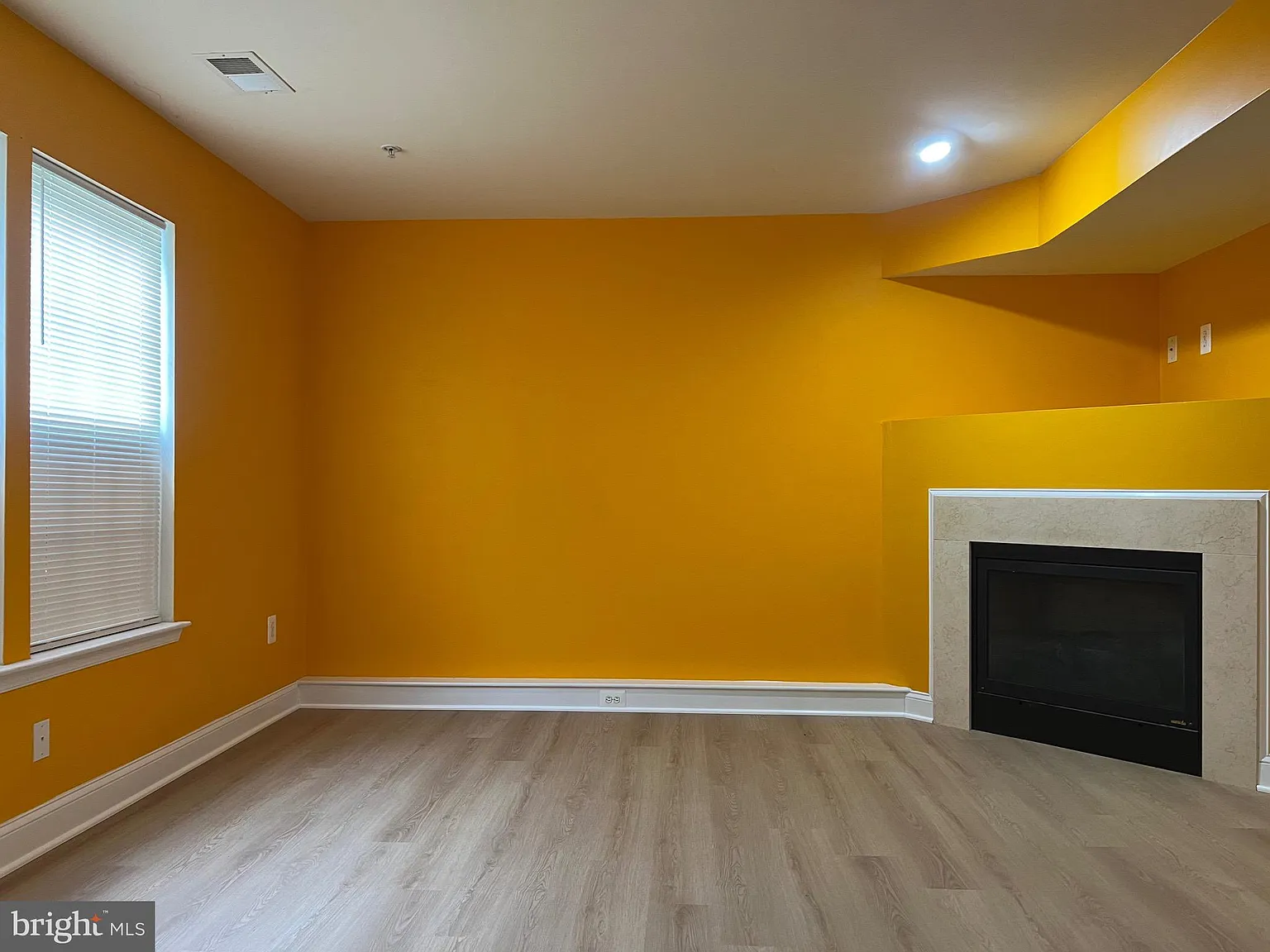 3 bed, 2.5 bath, 1760 sqft, $2,900 — Photo 4