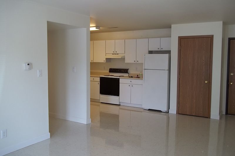1st image of 620 S 4th St #106