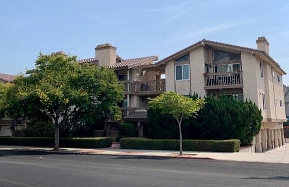 2nd image of 4077 Goldfinch St APT 11