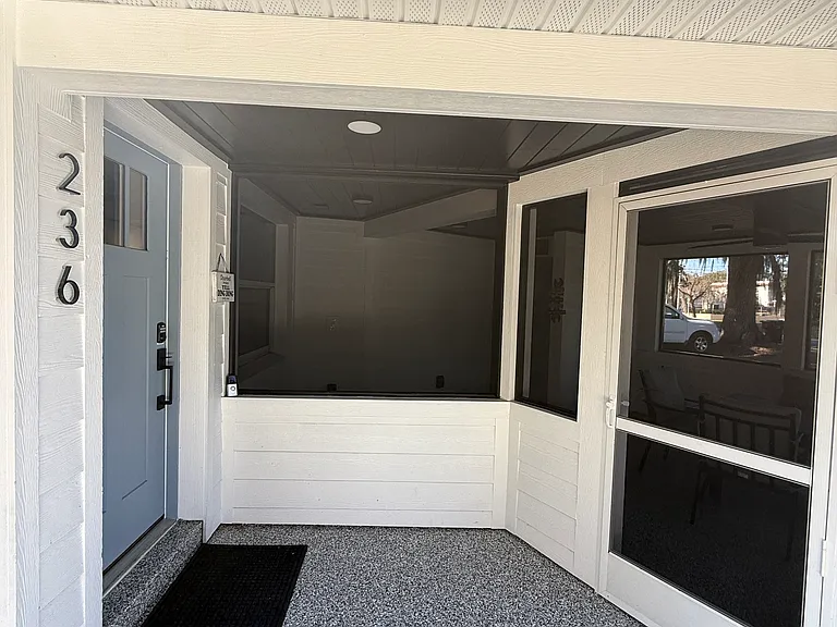 236 Emory Pl — Photo 2