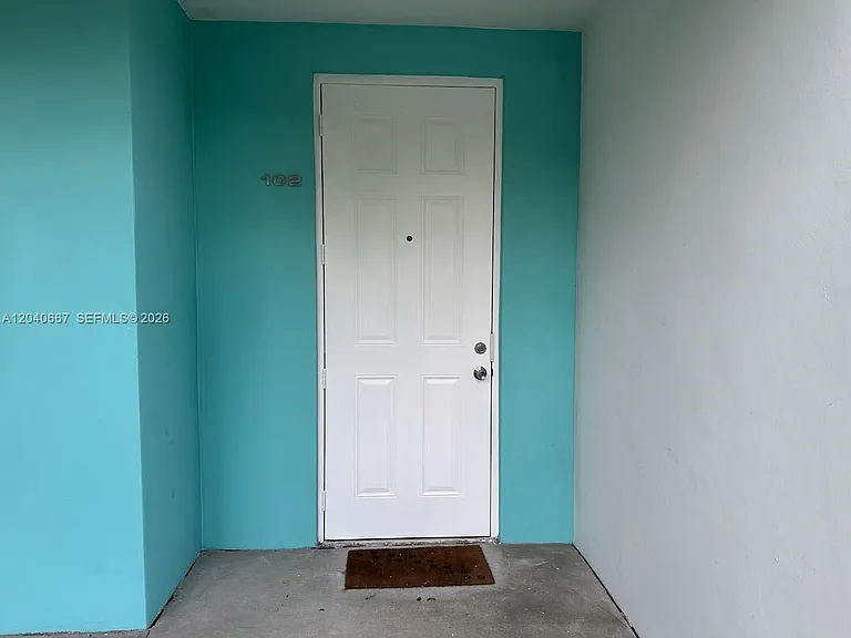 652 NE 63rd St #102 — Photo 23