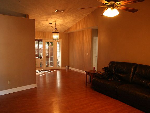 2nd image of 2221 SE McMaster St