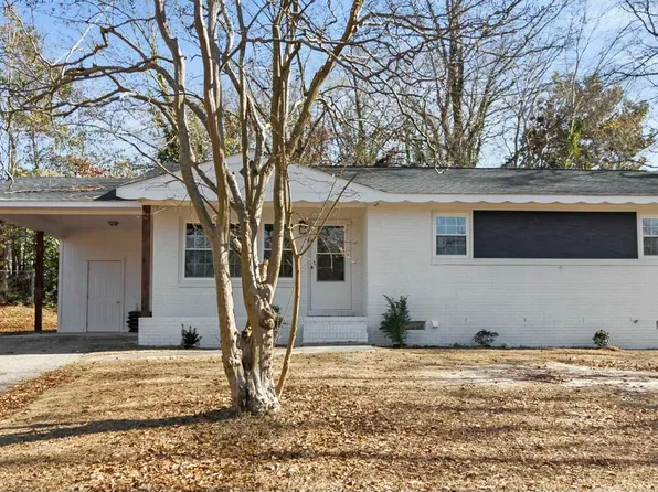 425 Lansdowne Rd, Fayetteville, NC 28314