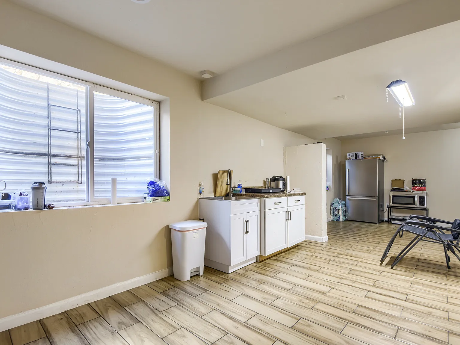 Studio, 3887 sqft, $950 — Photo 3