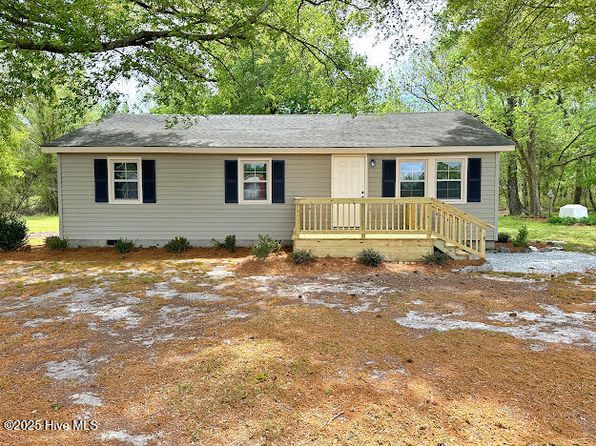2009 Hallsville Road, Beulaville, NC 28518