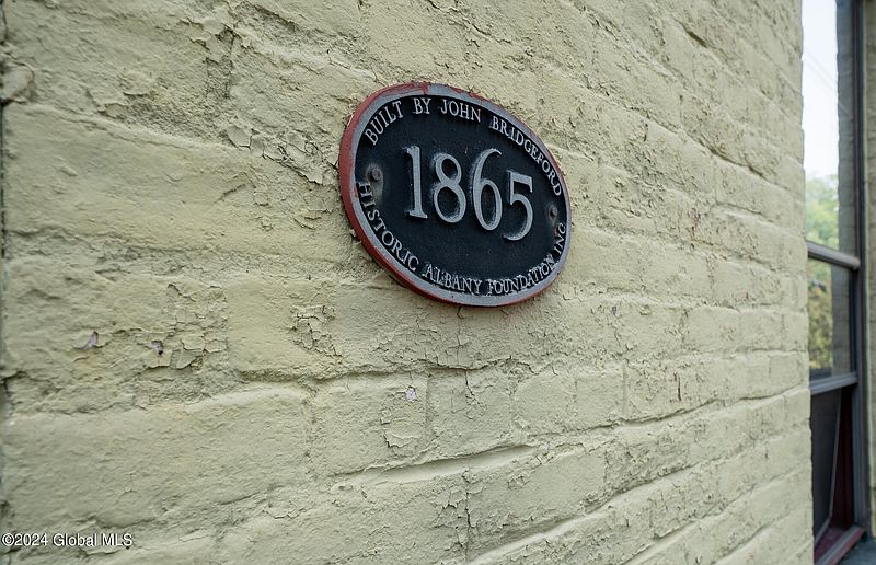 4th image of 52 Dove Street