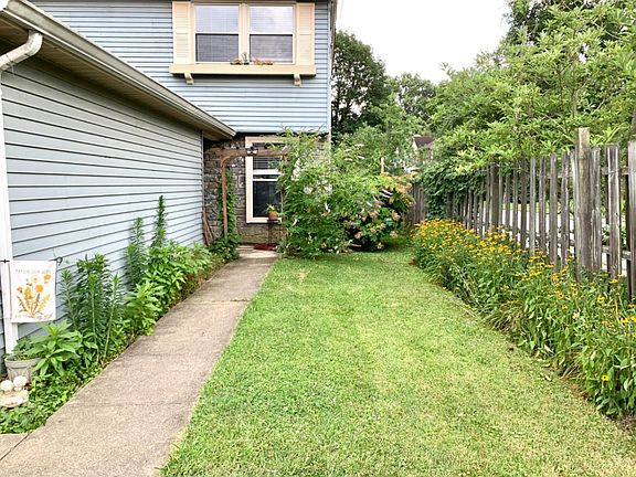 2nd image of 6127 Benneville St