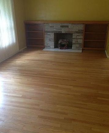 2nd image of 8310 Knollwood Dr