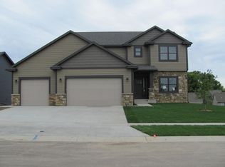 1932 Esther Ln, Rochester, MN 55902