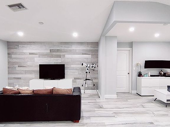 Family room / Office