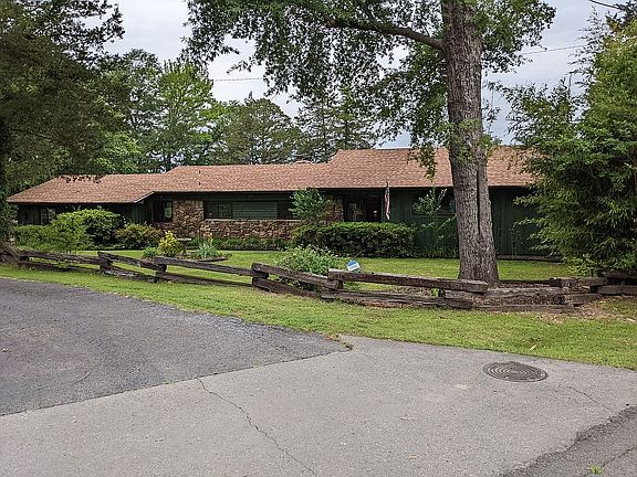 3rd image of 107 Cedar Shore Dr