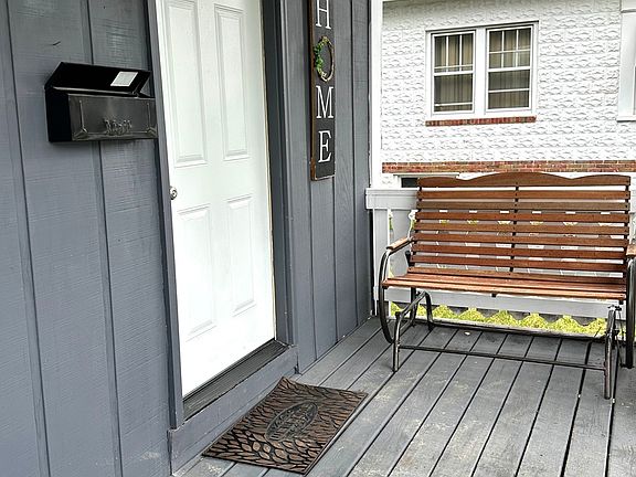 3rd image of 2740 Elisha Ave