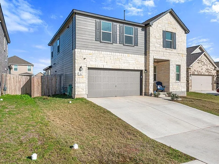 218 Summit Dr — Photo 2