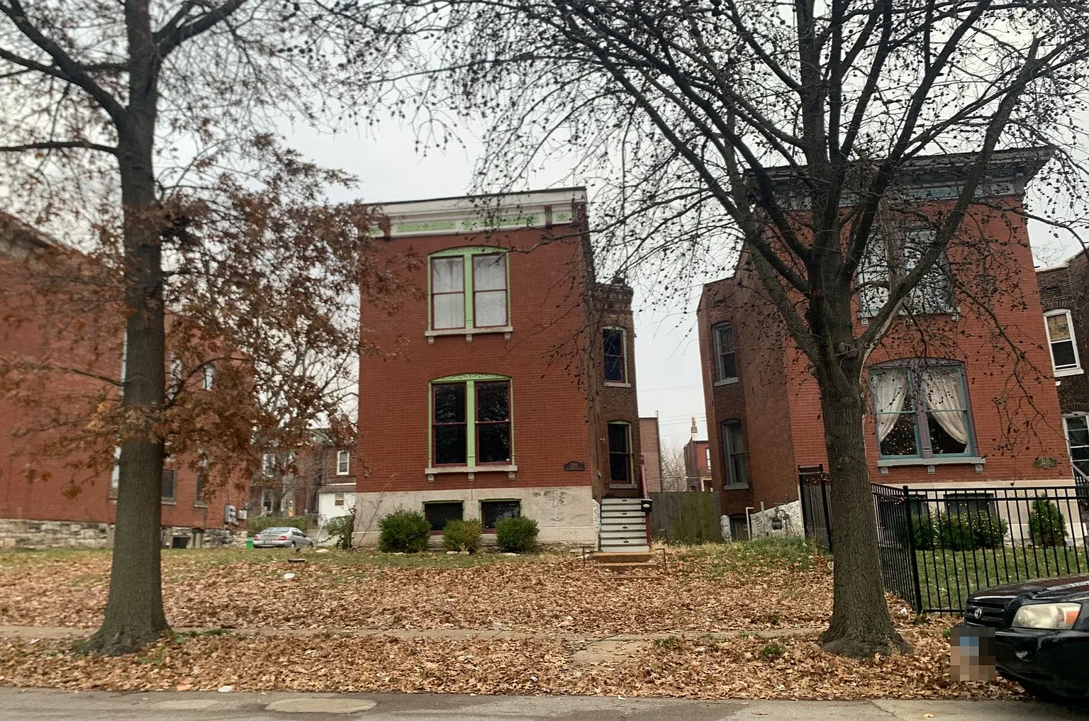 2268 S Jefferson Ave photo 1