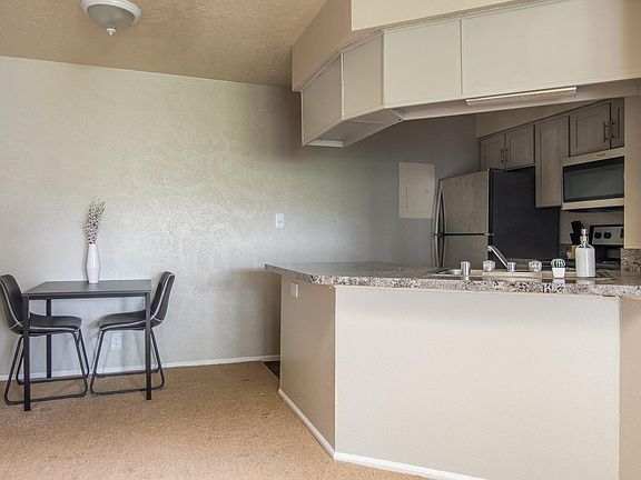 5th image of 4801 San Mateo Blvd NE
