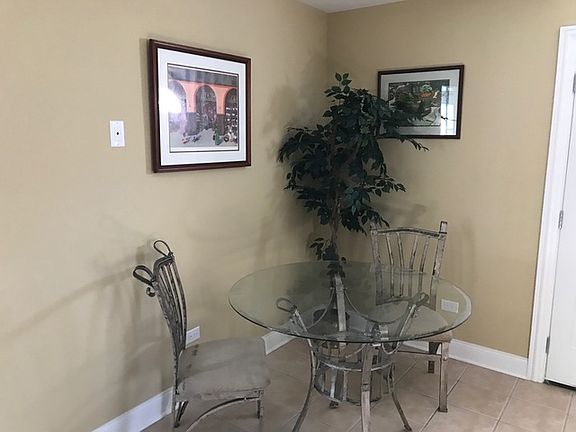 3rd image of 1447 Forest Ave