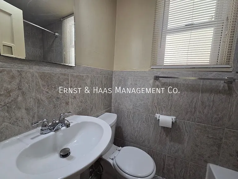 25 Argonne Ave #11 — Photo 9