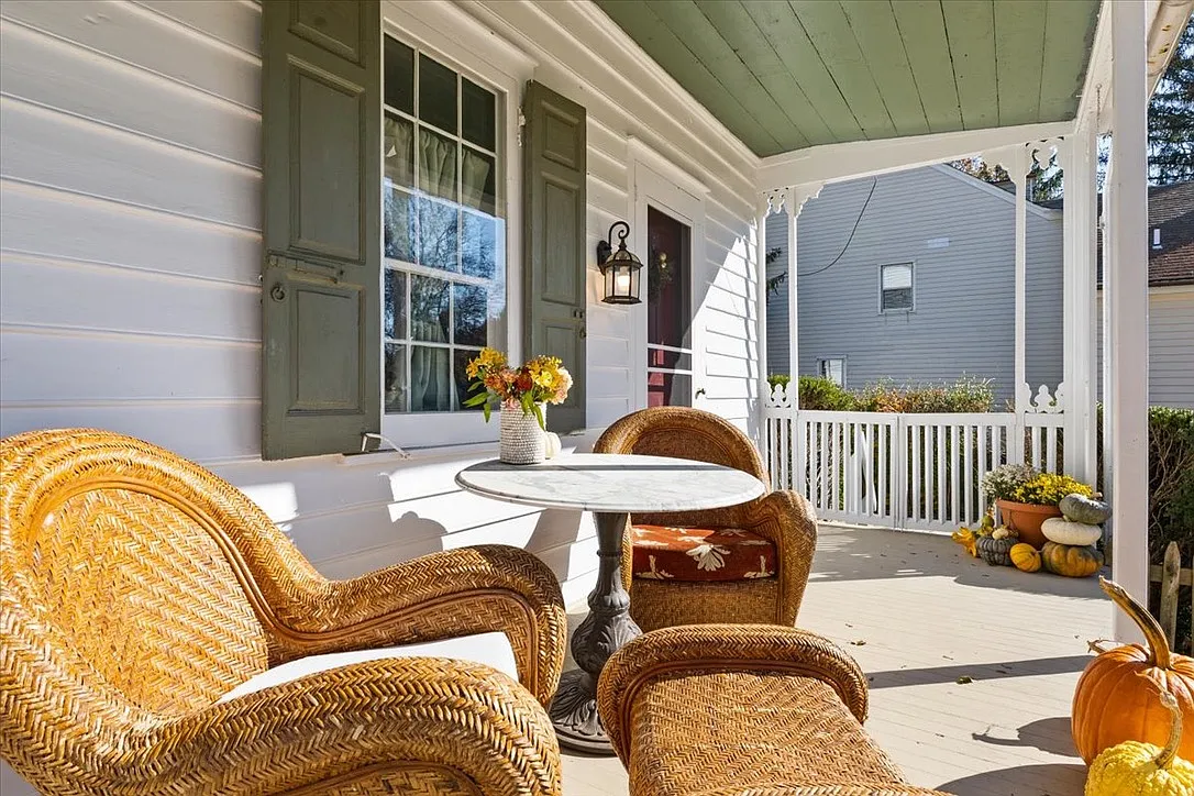 3 bed, 1.5 bath, 1632 sqft, $4,000 — Photo 3