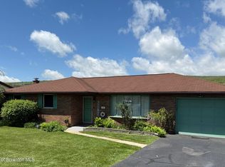 102 Bubernak Blvd, Old Forge, PA 18518