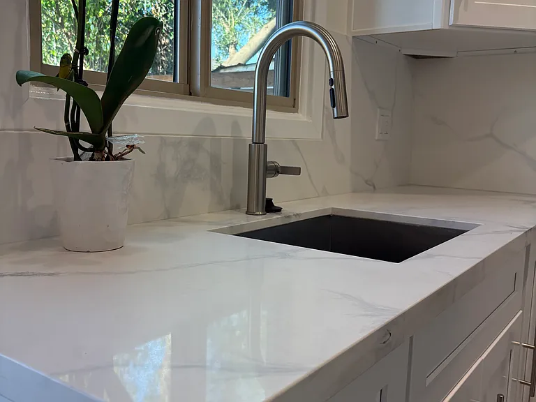 Elegant Quartz Countertops