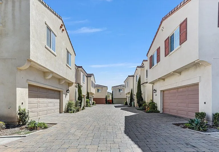 2215 Antonio Dr — Photo 29