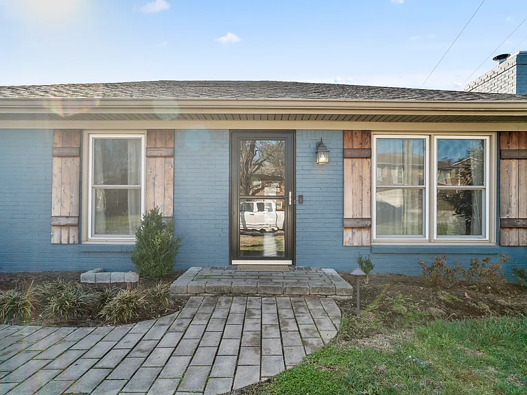 4357 Clemens Dr — Photo 5