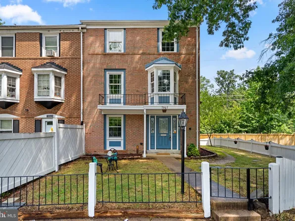 7927 Central Park Cir, Alexandria, VA 22309