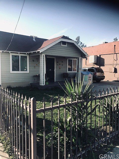 1st image of 328 S Arrowhead Ave
