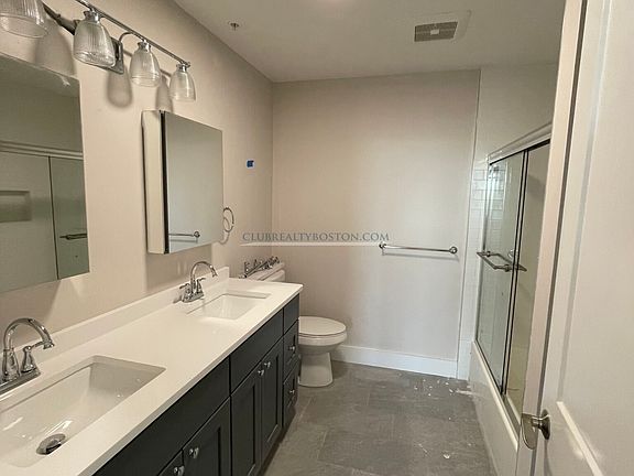 4th image of 99 Moody St #6