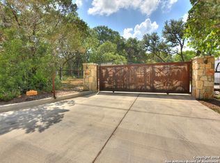 9823 Menchaca Rd, Helotes, TX 78023