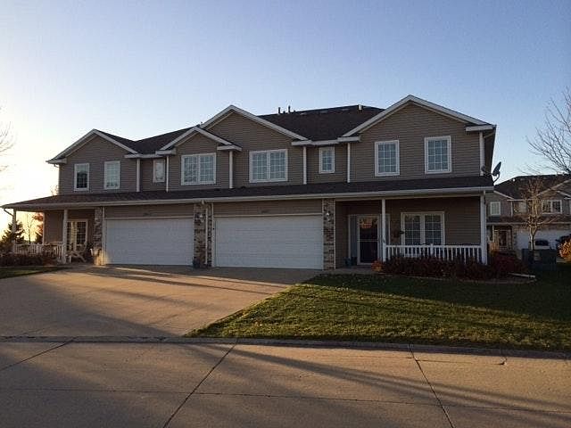 end unit with porch