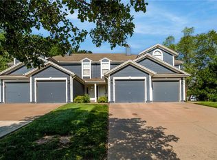 5594 NW Sunrise Meadow Ln, Lees Summit, MO 64064