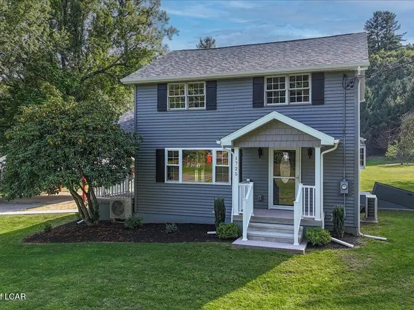 1725 W 8th St, Wyoming, PA 18644